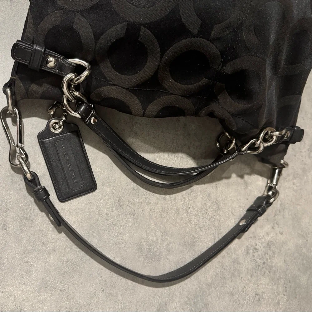COACH Op-Art Brooke Signature Handbag in GUC! - Picture 8 of 9